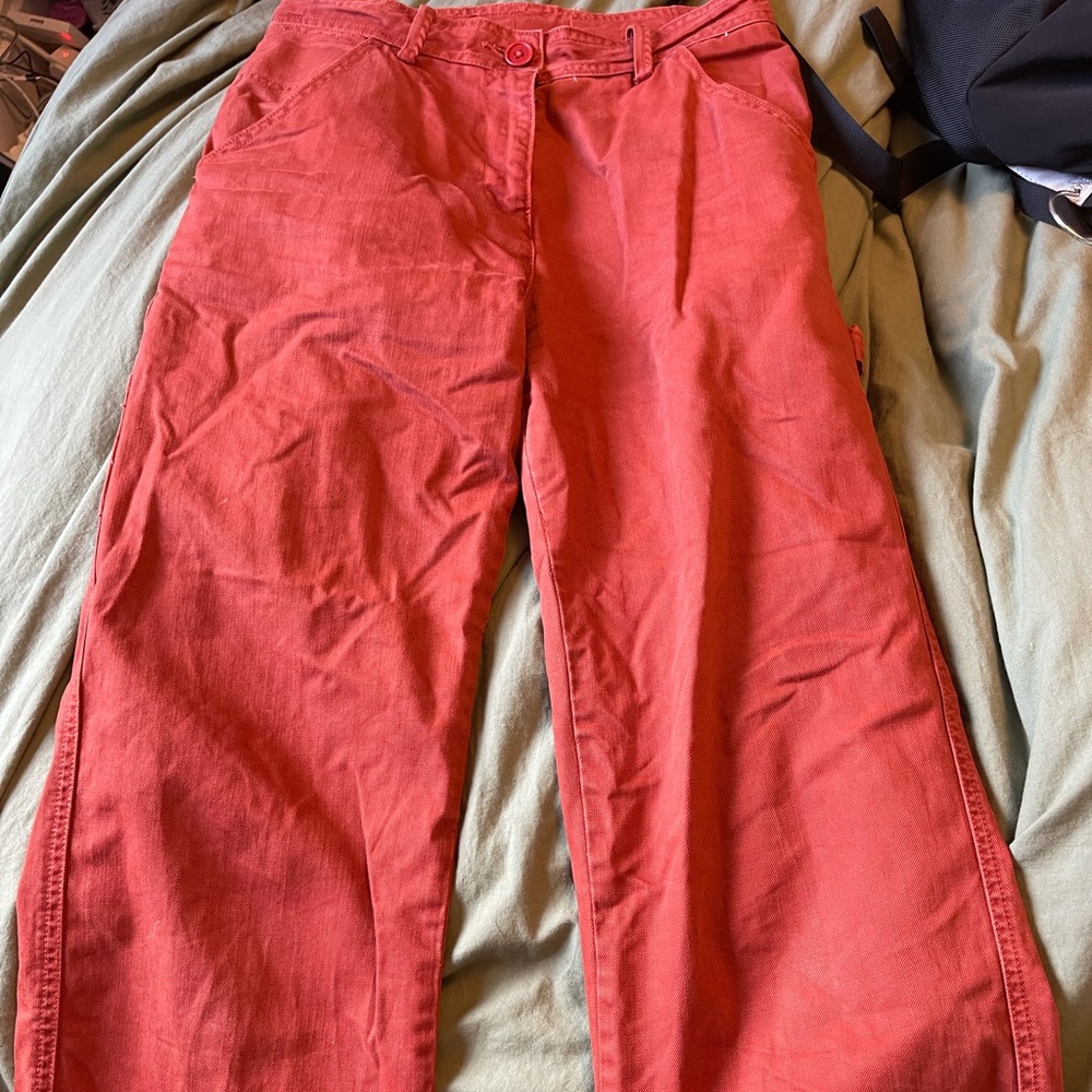 BURNT ORANGE/ RED CARGO PANTS. trendy and cute.
